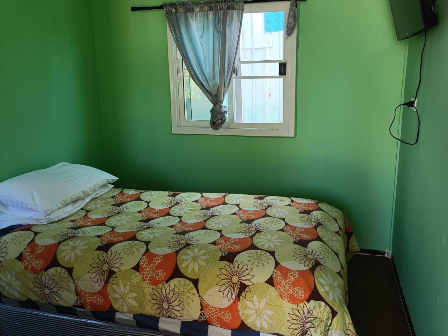Chill Land House Hotel Pantai Bang Tao Luaran gambar