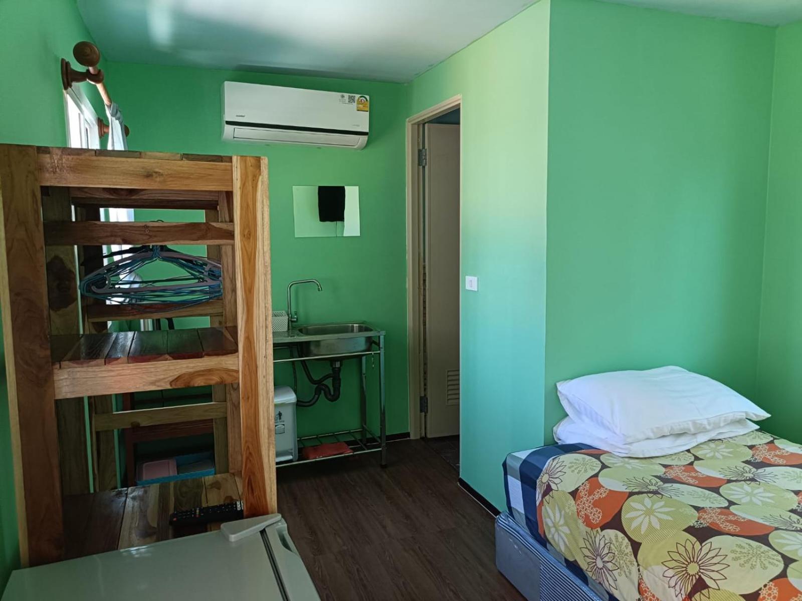 Chill Land House Hotel Pantai Bang Tao Luaran gambar